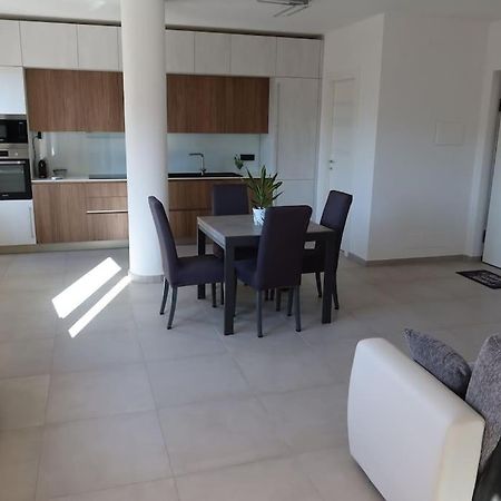 La Casa Di Loris Apartment Sarzana Ngoại thất bức ảnh