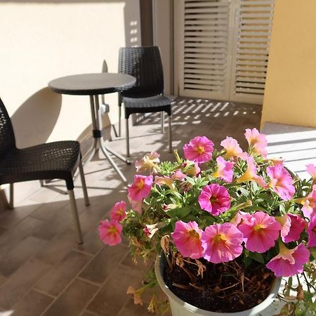 La Casa Di Loris Apartment Sarzana Ngoại thất bức ảnh